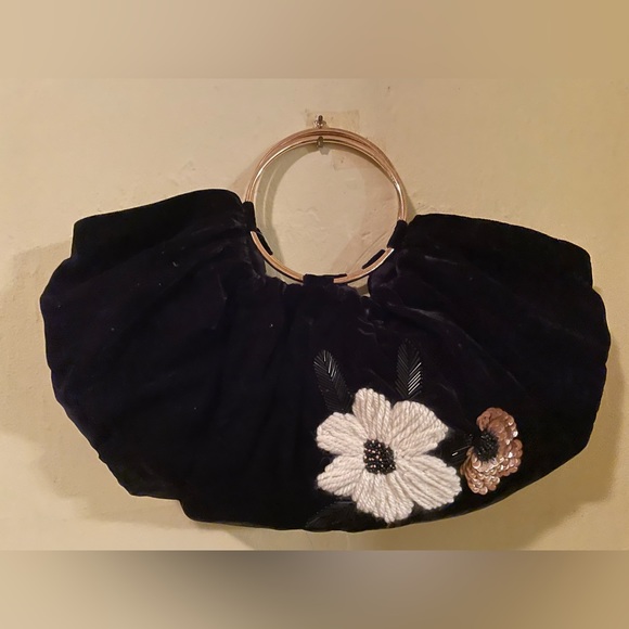 Anthropologie floral half moon velvet handbag NWT - Picture 2 of 8